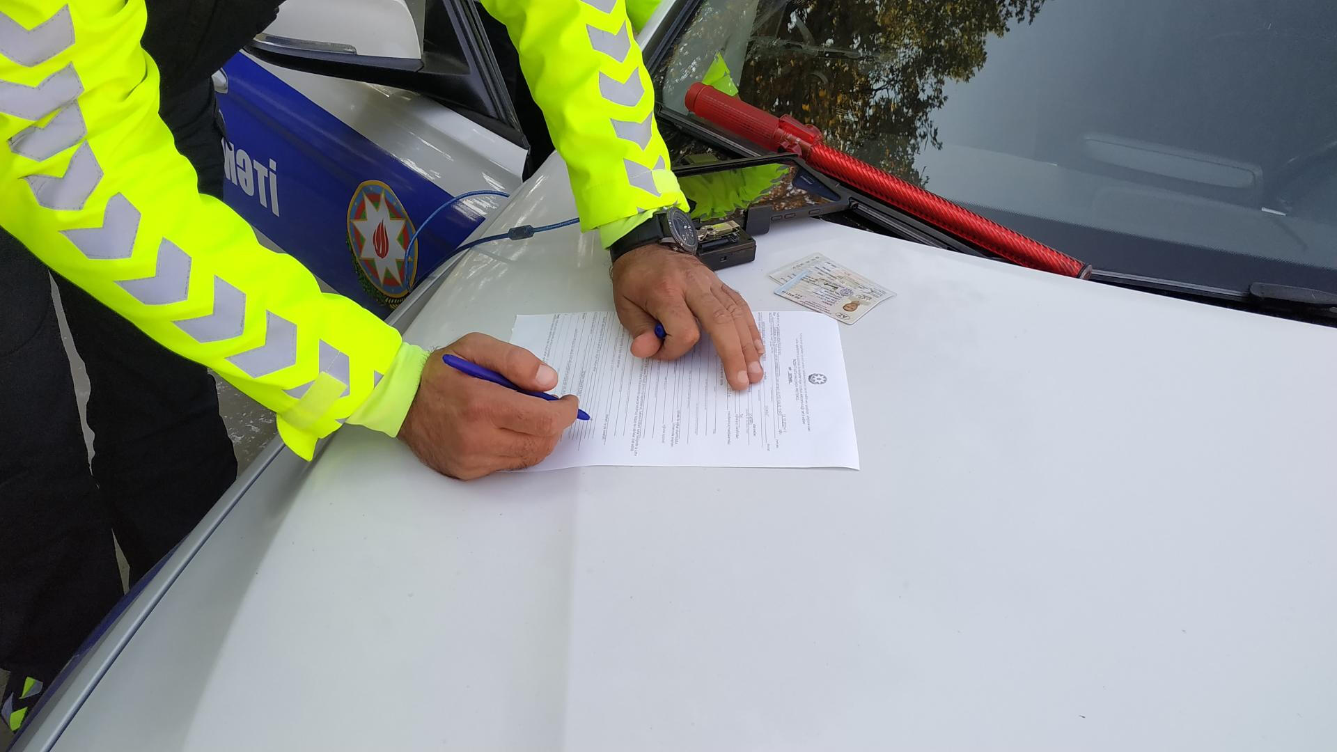 10 manat rüşvət vermək istədi, 150 manat cərimələndi