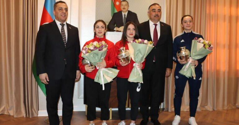 Prezident İrəvanda qələbə qazanan türkiyəli idmançılara hədiyyələr göndərdi - FOTO