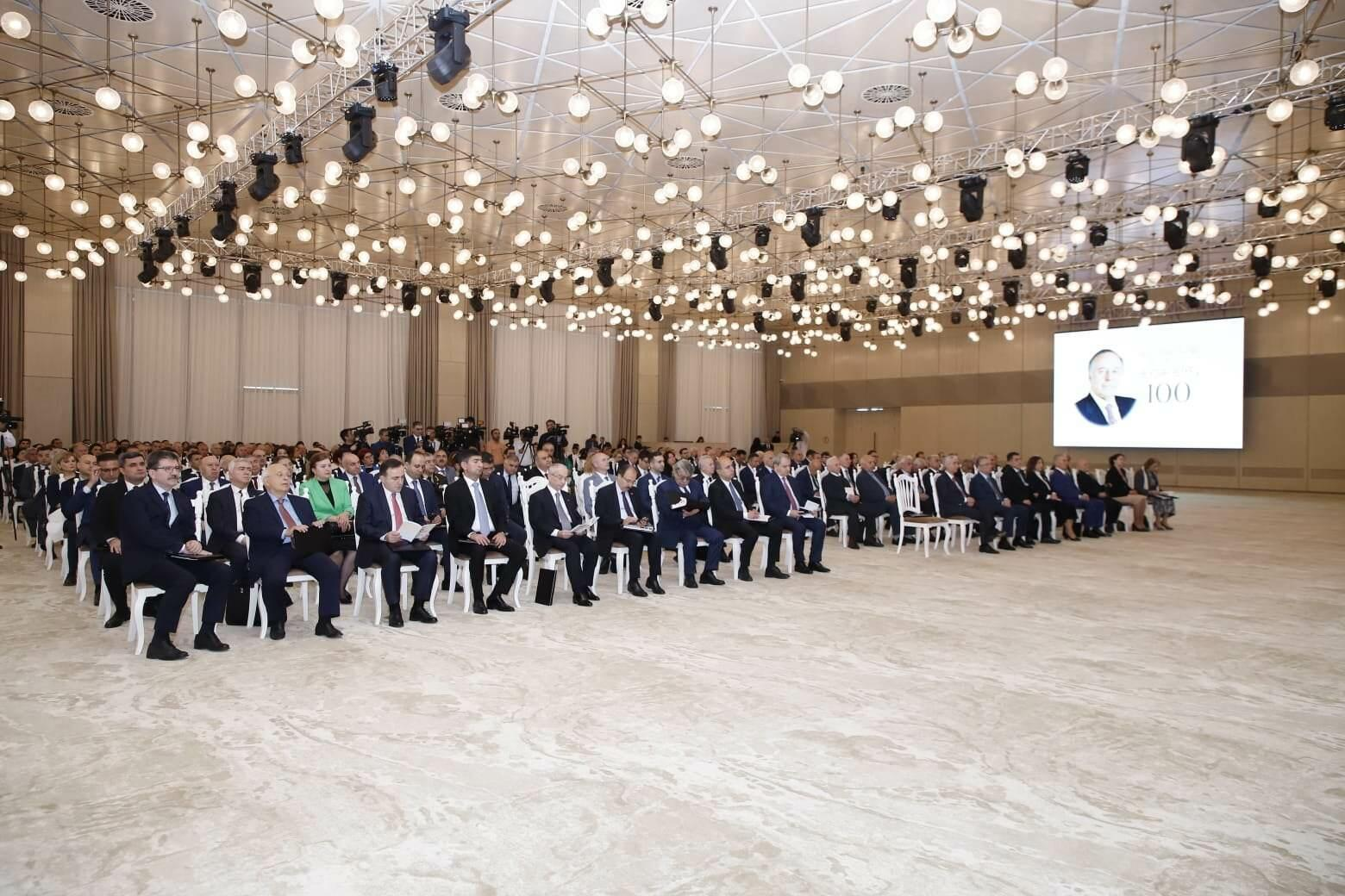 "Müstəqil Azərbaycanın memarı" adlı beynəlxalq konfrans keçirilir - Foto