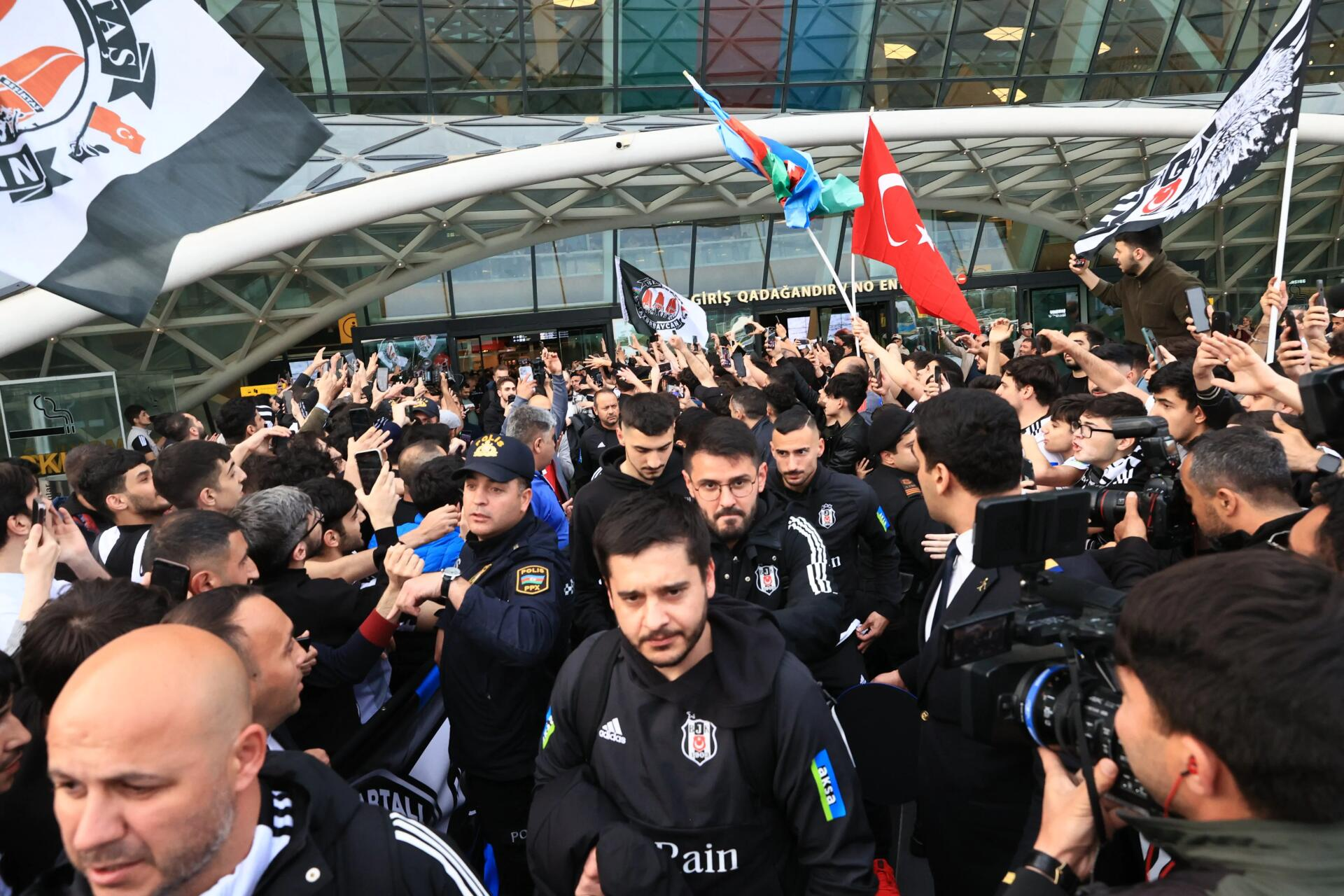 “Beşiktaş”ı Bakıda belə qarşıladılar - VİDEO