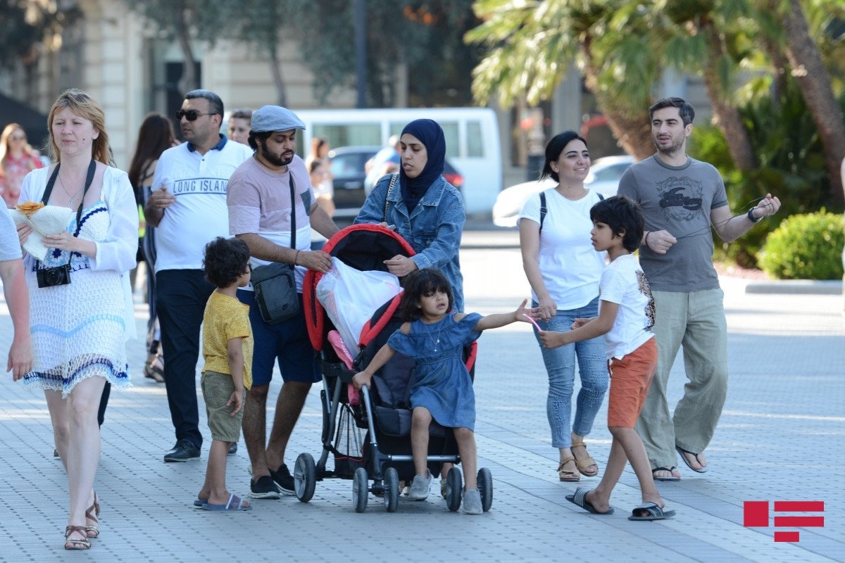 Azərbaycana gələn əcnəbilərin sayı 44 faizə yaxın artıb