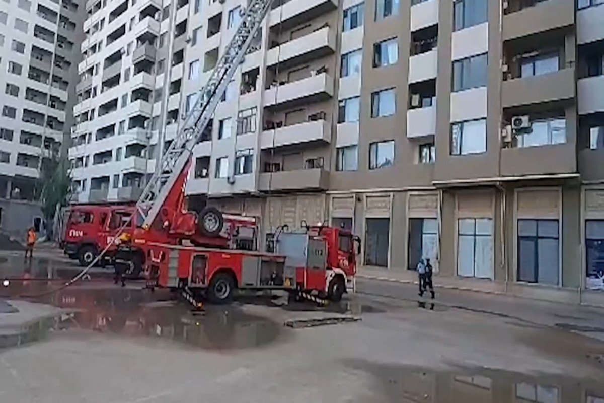 Bakıda hündürmərtəbəli binada yanğın söndürülüb -