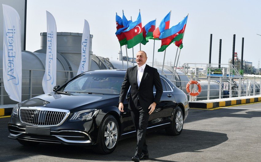 İlham Əliyev “Şimal” Elektrik Stansiyasının yeni estakadasının və su nasos stansiyalarının açılışında iştirak edib