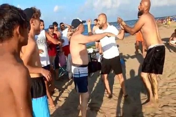 Bakıda çimərlikdə KÜTLƏVİ DAVA: oğlanla qız döyüldü
