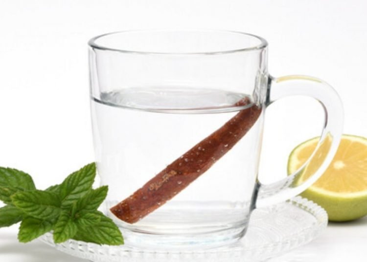 Hər gün 1 stəkan darçınlı su için