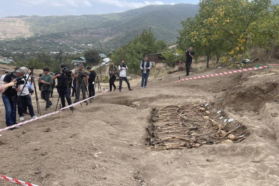Qarabağdakı kütləvi məzarlıqlardan tapılan 15 meyitin şəxsiyyəti müəyyən edilib