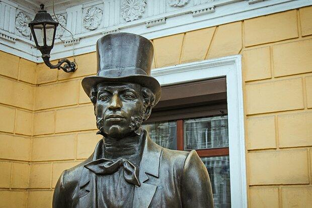 Odessa meri: "Puşkini həm ukraynalılar, həm də bütün dünya xalqları sevir"