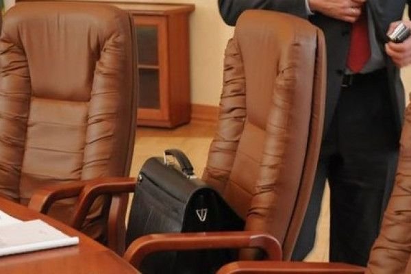 Keçmiş baş nazir 3,9 milyon dollar təzminat ödəyəcək