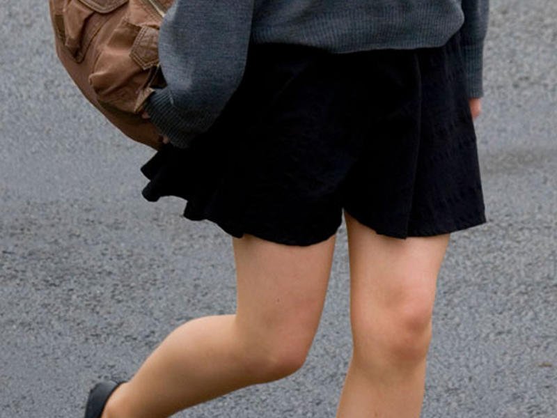 18 yaşlı məktəbli müəllimindən hamilə qaldı - İki uşaq atasıdır