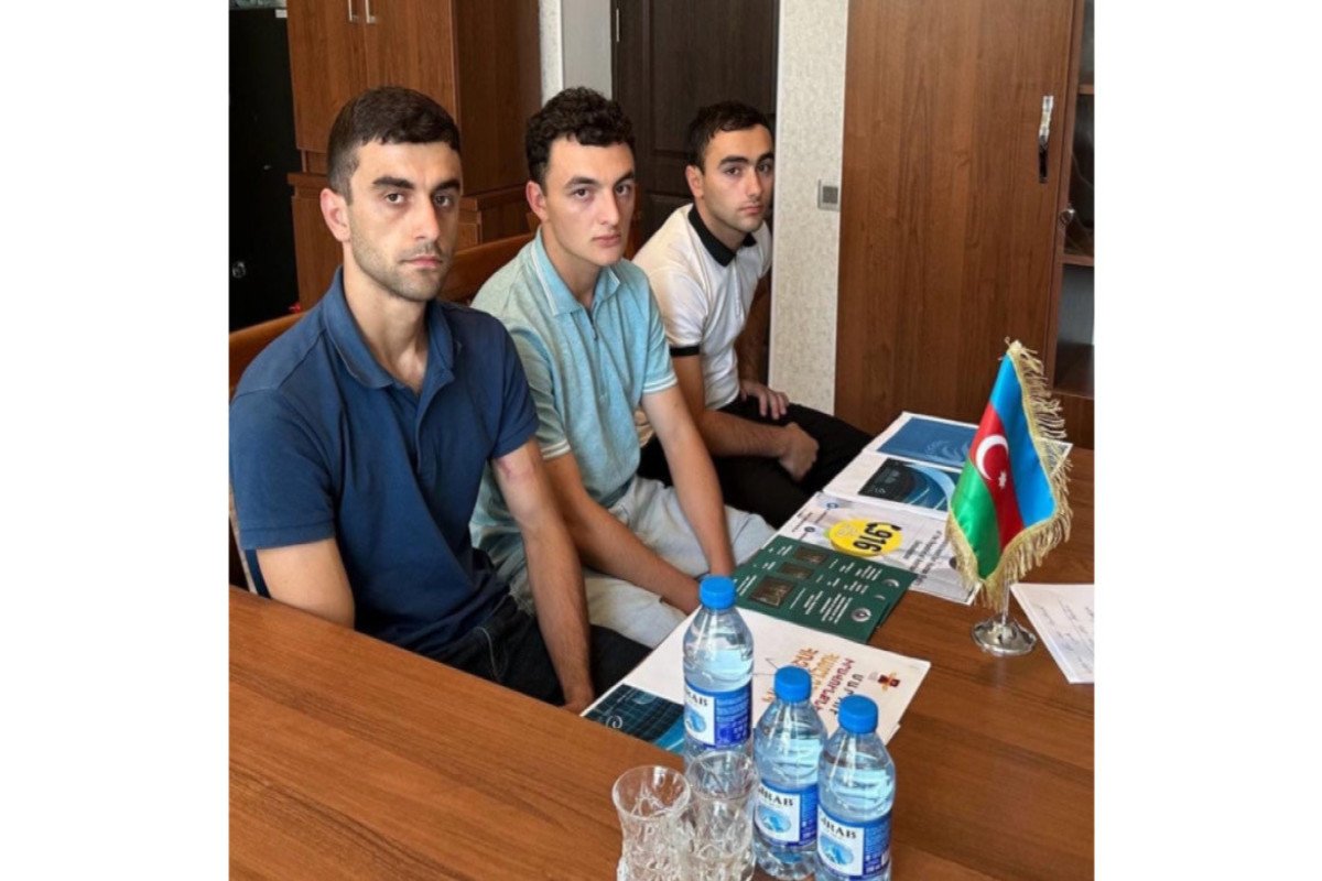 Ombudsman sərhəddə saxlanılan erməni futbolçularla görüşüb