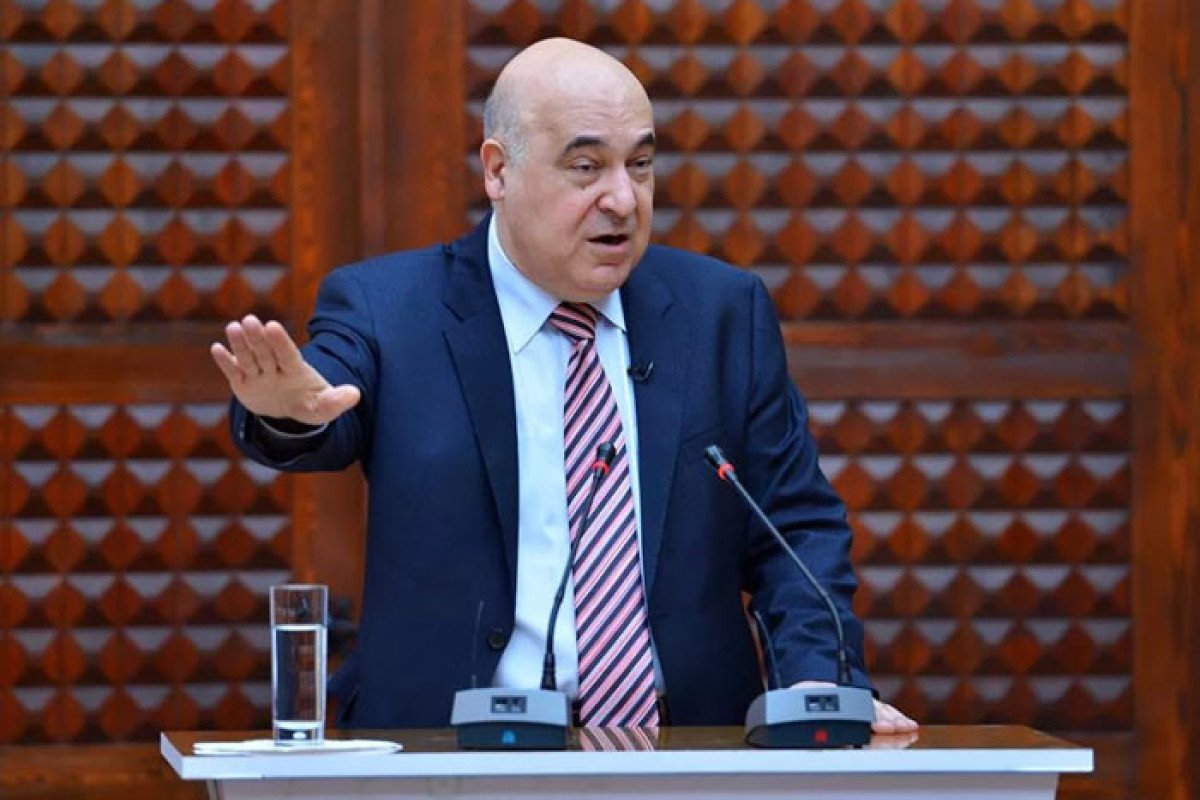 “Cır-cındır içində, dilənçi, ac...” - Çingiz Abdullayev əsəbləşdi