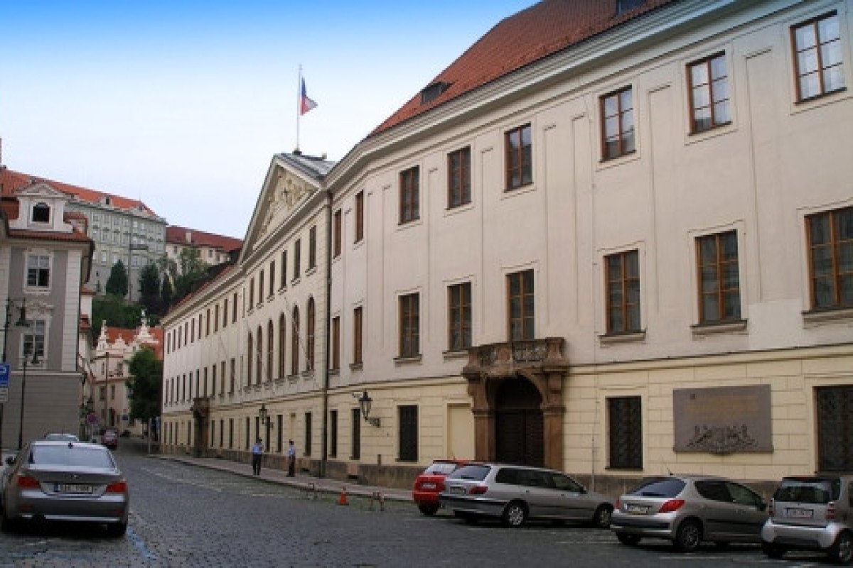 İşçi qrupu Çexiya Senatının qətnaməsinə etiraz edib