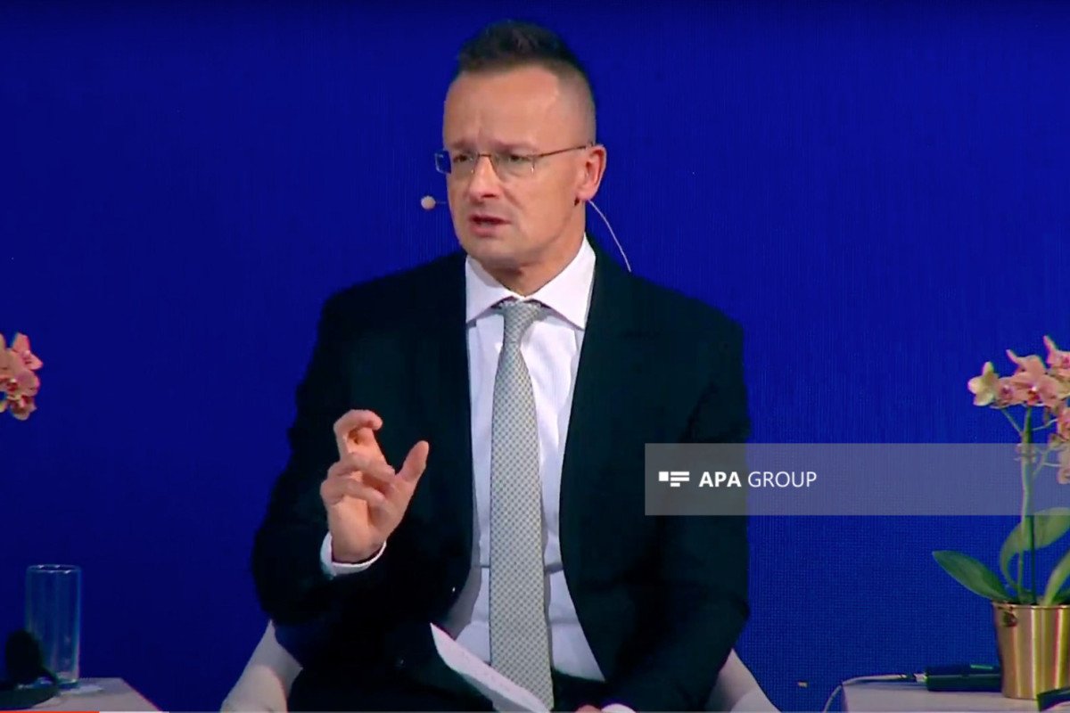 Siyarto: Azərbaycan Macarıstan üçün ən realist enerji mənbələrindən biridir