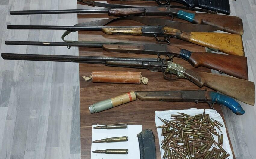 Ağsuda xeyli sayda silah-sursat aşkar edildi, 6 odlu silah isə... - FOTO