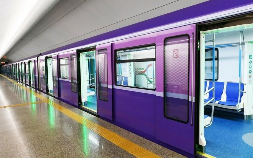 Bakı metrosunda TƏHLÜKƏLİ ANLAR: yaşlı kişi sərnişin...