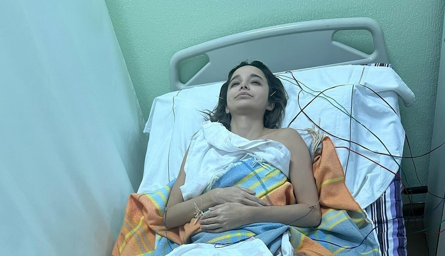 Azərbaycanlı model çıxılmaz vəziyyətdə: “Bədənim ağrılara tab gətirmir” - FOTO