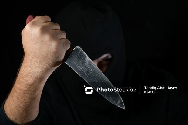 Bakıda taksi sürücüsü bıçaqlanıb