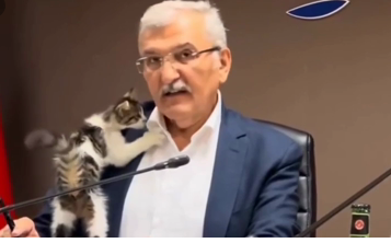 Bələdiyyə sədrinin bu görüntüləri gündəm oldu - VİDEO