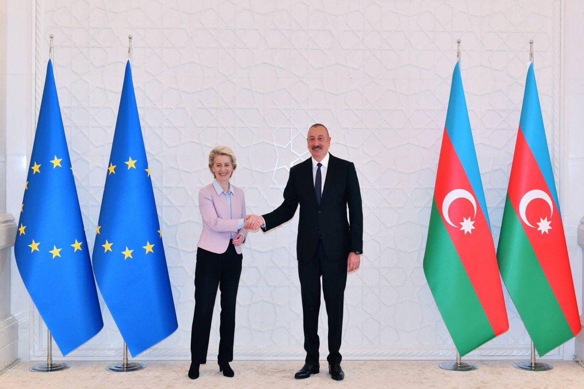 Ursula Fon der Lyayen Prezident İlham Əliyevi təbrik edib