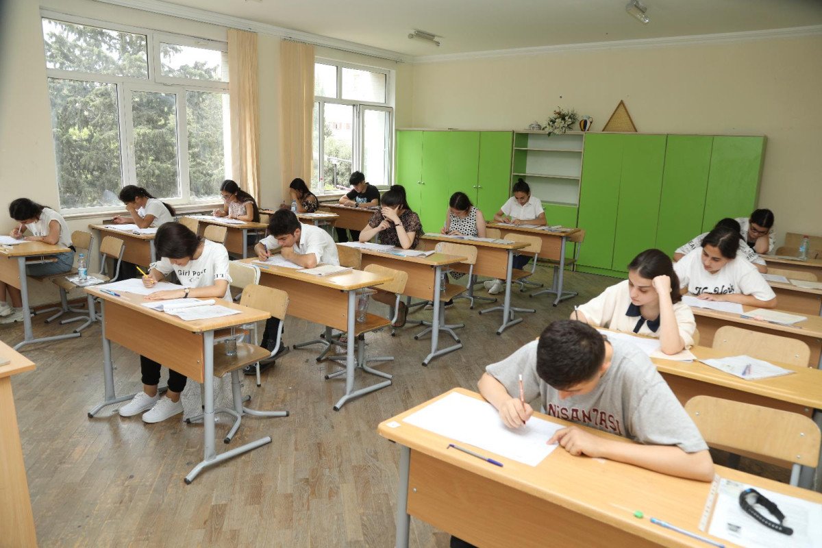 Bu gün 53 mindən çox şagird buraxılış imtahanı verir
