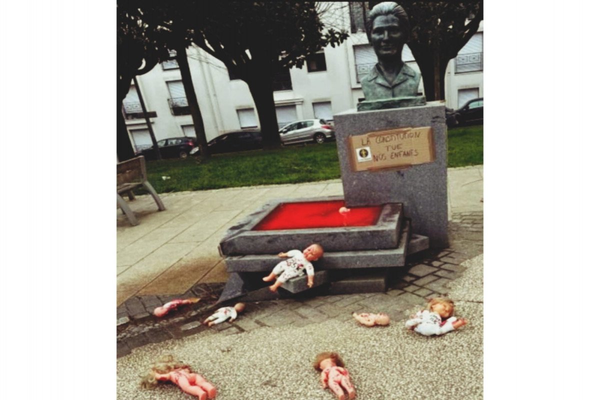 Fransada yəhudi əsilli siyasətçinin abidəsi təhqir olunub