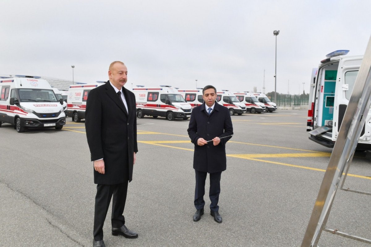 Prezident İlham Əliyev yeni alınmış müasir təcili tibbi yardım avtomobilləri ilə tanış olub - FOTO - YENİLƏNİB