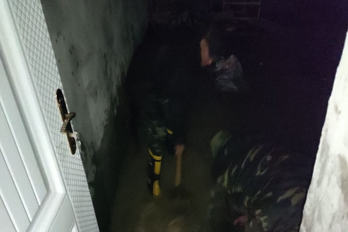Naxçıvanda intensiv yağış səbəbindən evi su basıb