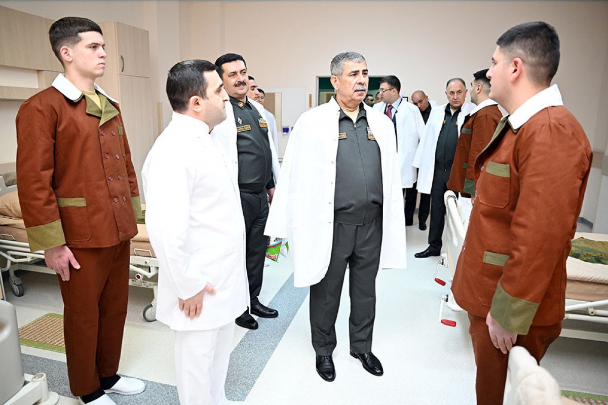 Zakir Həsənov hərbi hospitalı ziyarət edib - FOTO - VİDEO