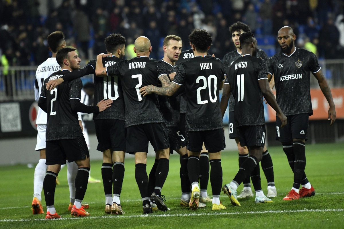 UEFA "Qarabağ"ı cərimələyib