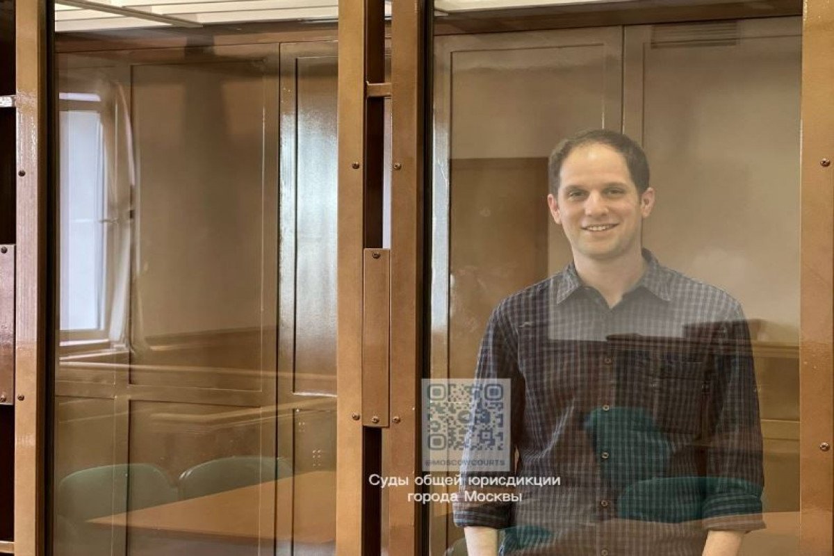 Rusiya "Wall Street Journal"ın müxbirinin həbs müddətini növbəti dəfə uzadıb