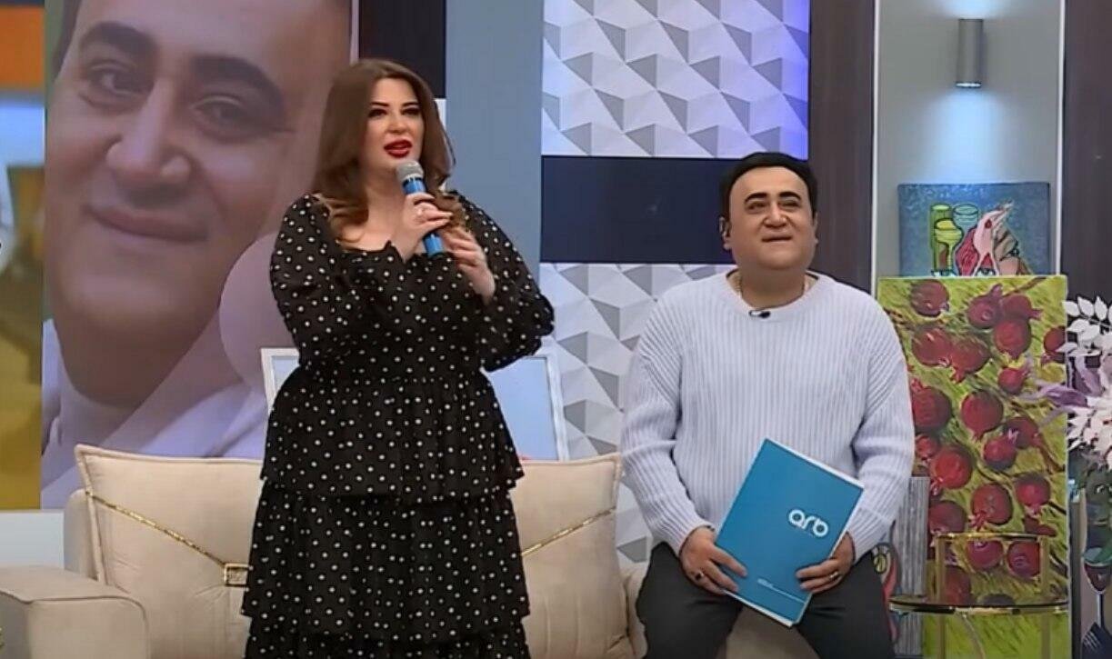 Elgiz efirdə müğənnini pərt etdi: Dəhşət...