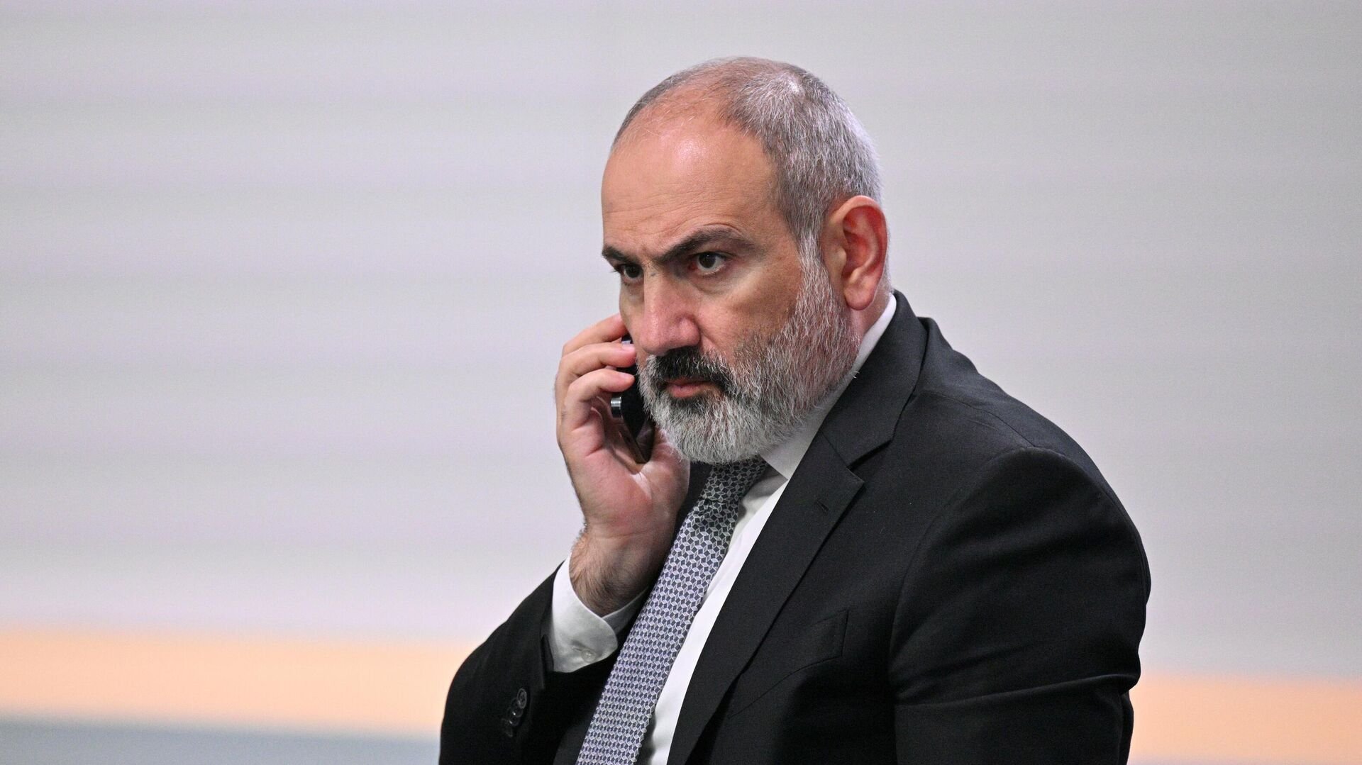 KİV: Paşinyan istefa verəcək, növbədənkənar seçkilərə gedəcək