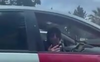 Bakıda vahimə yaradan “Prius” sürücüsünün qəribə hərəkətləri - Xanım sürücü ŞOKA DÜŞDÜ