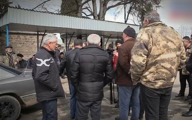 Ermənilər Azərbaycan kəndindən çıxmaq istəmir - Qərargah yaratdılar