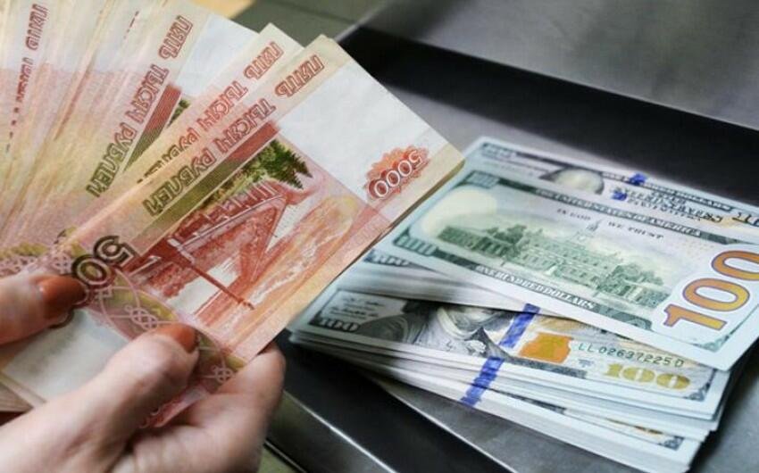 Məşhur iqtisadçıdan xəbərdarlıq: böhran yaxınlaşır, dollar və rubl...