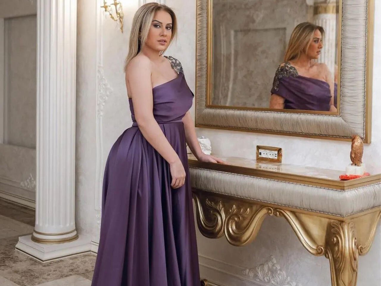 Roza Zərgərli: "Bikinidə şəkil çəkdirsəm atəş olar"