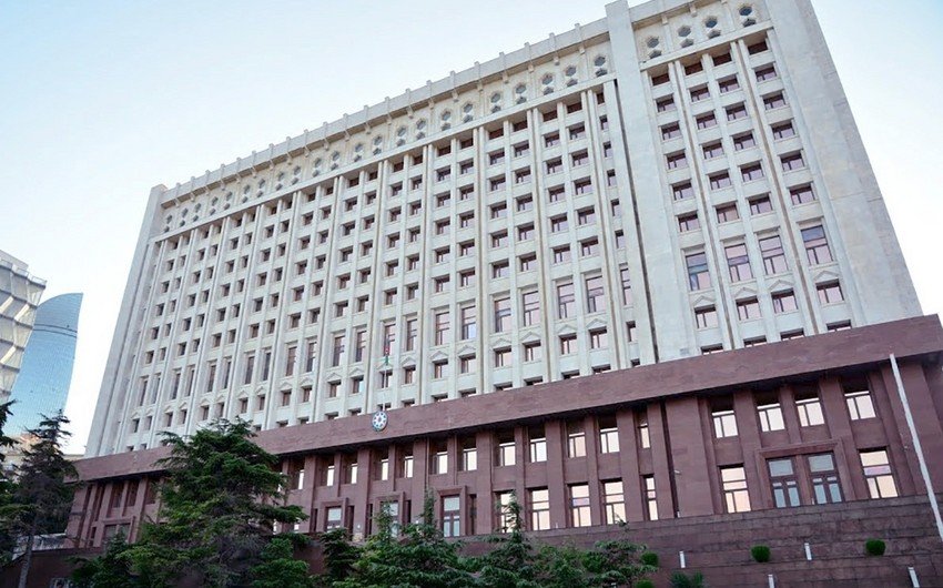 Əfv Məsələləri Komissiyasının növbəti iclası keçirilib, 100-dən çox müraciətə baxılıb