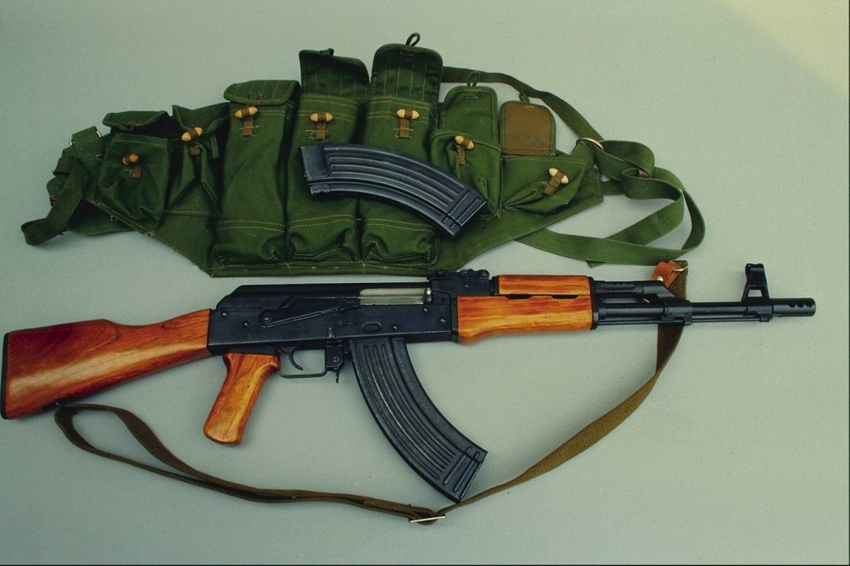 Xankəndidə 13 avtomat, 23 qumbara, 2 qumbaraatan və digər silahlar tapılıb
