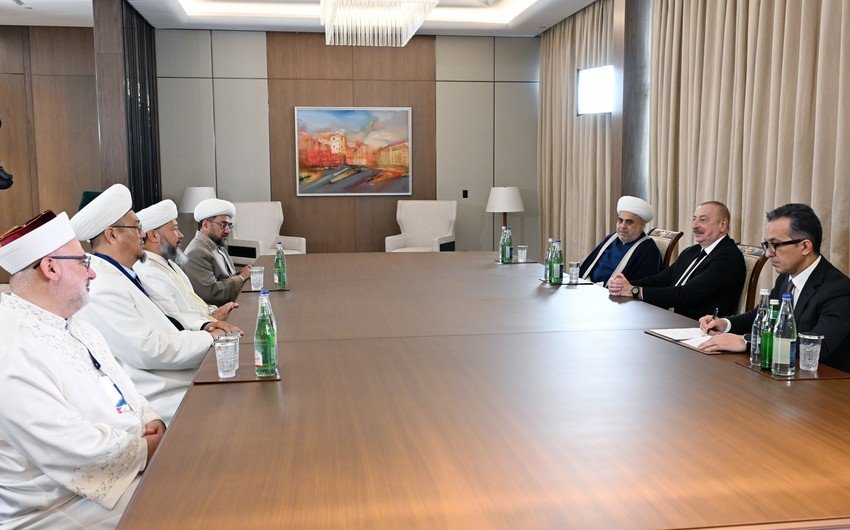 İlham Əliyev TDT-yə üzv və müşahidəçi dövlətlərin dini rəhbərlərindən ibarət nümayəndə heyətini qəbul edib