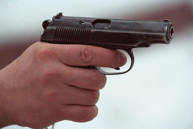 "Gelendvagen"i otelin qarşında saxladı: Pəncərəni endirdi, mühafizəçini güllələdi və...