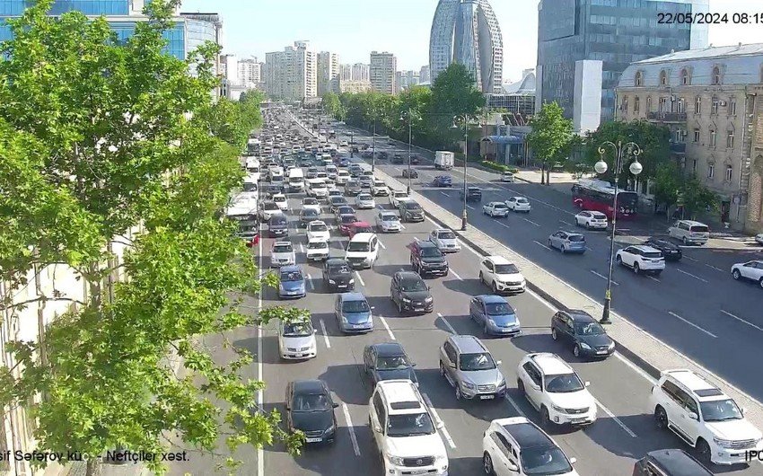 Paytaxt yolları yenə keçilməz oldu - SİYAHI