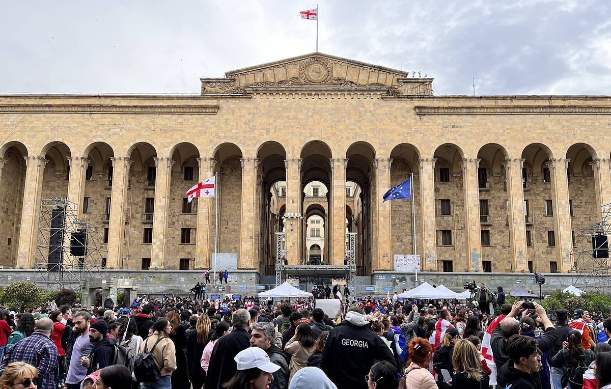 Rusiya XİN Qərbin oktyabrda Gürcüstanda yeni "Maydan" reallaşdıra biləcəyini açıqlayıb