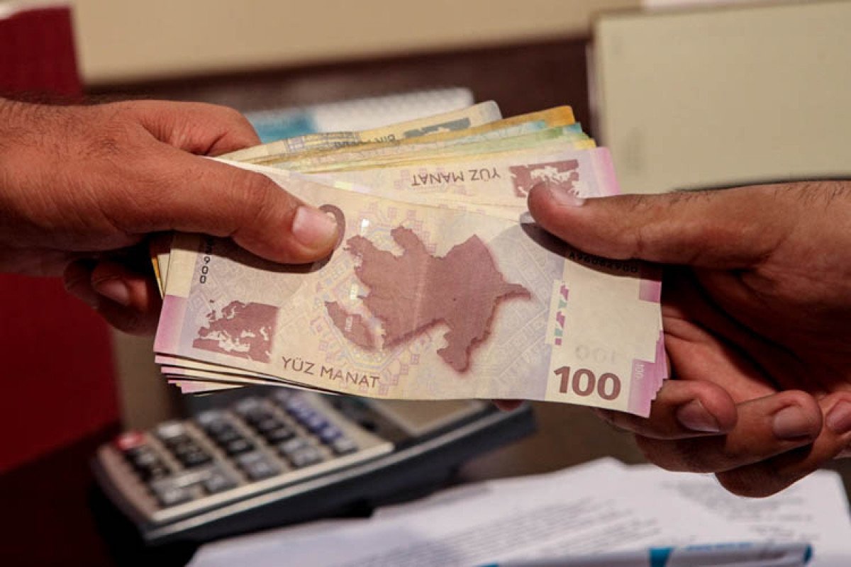 Bakıda müəllimlərin orta aylıq əmək haqqı 985 manat təşkil edib