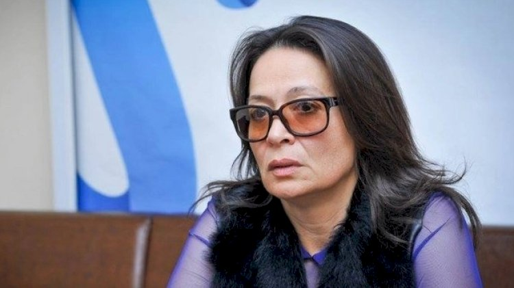 Efirdə aktrisa ilə qonaq arasında QALMAQAL - İşə polis qarışdı