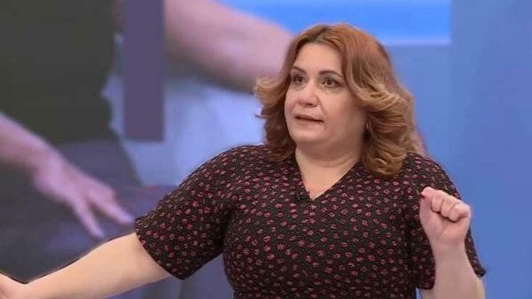 “Hisslər yaranıb, öpürəm parçalanır, yanaqlar od tutub yanır…” – Şairədən BİABIRÇILIQ – VİDEO