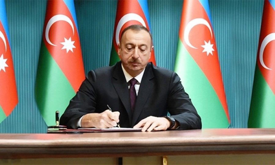 Dövlət qulluqçuları təltif edilib - SƏRƏNCAM