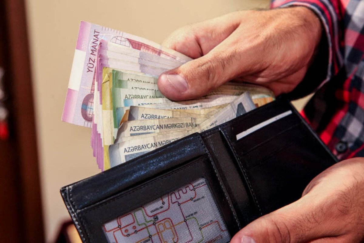 Sertifikasiyadan yüksək nəticə göstərən müəllimlərin orta aylıq əməkhaqqı 1295 manat olacaq