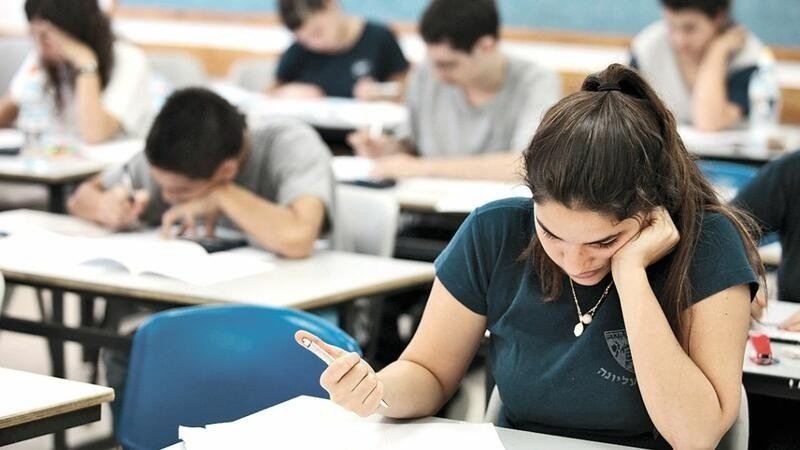 Abituriyentlərin həyəcanlı həftələri başladı - imtahanlardan gözləntilər