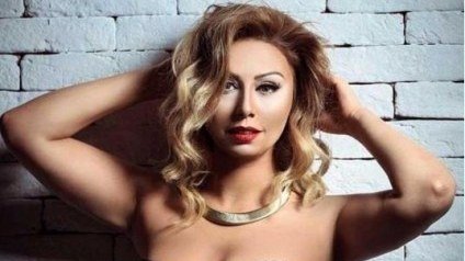 Roza səhnəyə BİABIRÇI geyimdə çıxdı: Görənlər "bu qədər də yox" dedi -VİDEO