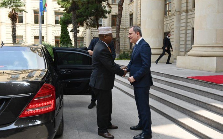 Ceyhun Bayramov Somalidən olan həmkarı ilə görüşüb